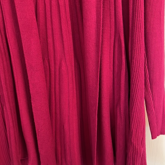 Sweater, open collar, no buttons - Picture 4 of 6